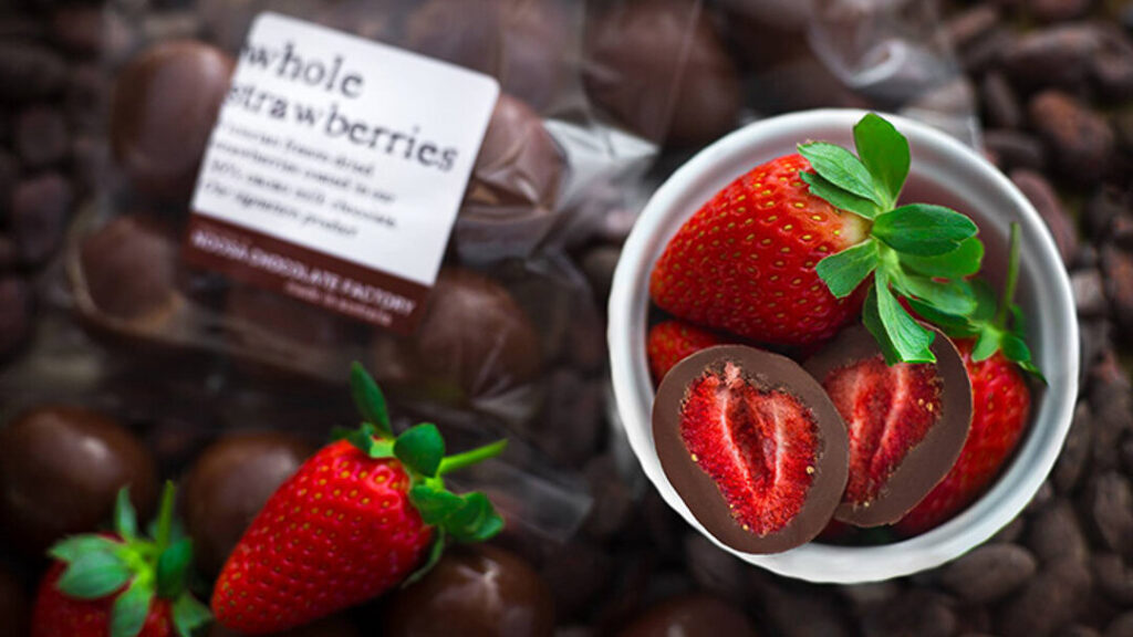 Noosa Rolled Whole Strawberry Chocolate Treats